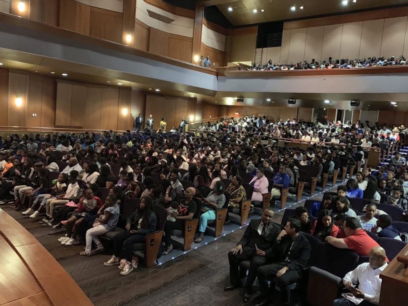 A full auditorium at the STEAM showcase